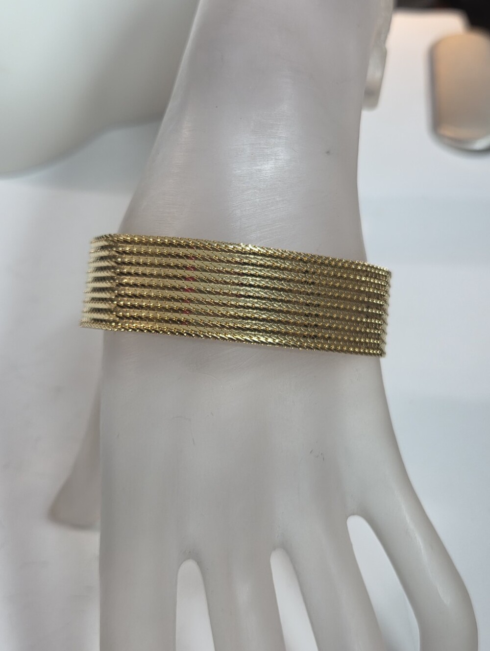 vtg monet gold tone mesh slinky flexable bracelet 7in classic 70s 80s